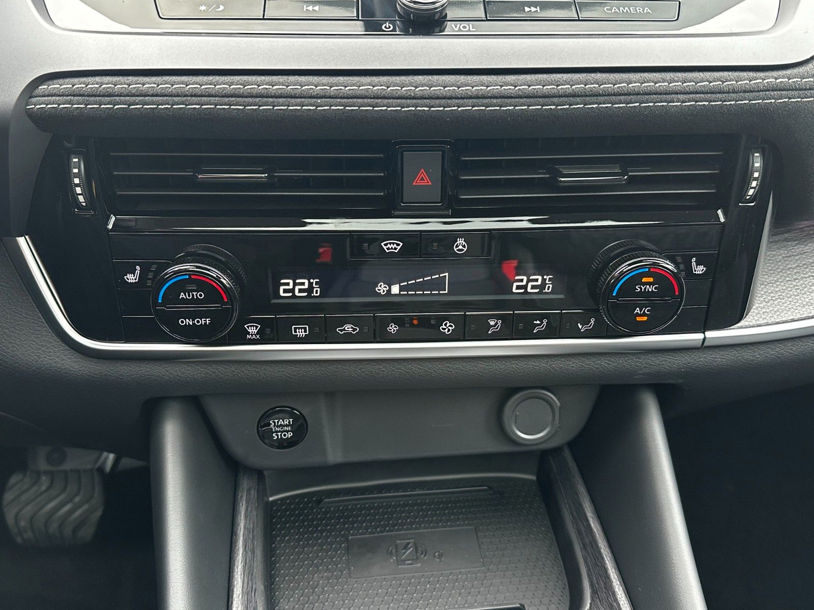 Fahrzeugabbildung Nissan Qashqai Tekna+ AHK/Leder/Pano/Bose