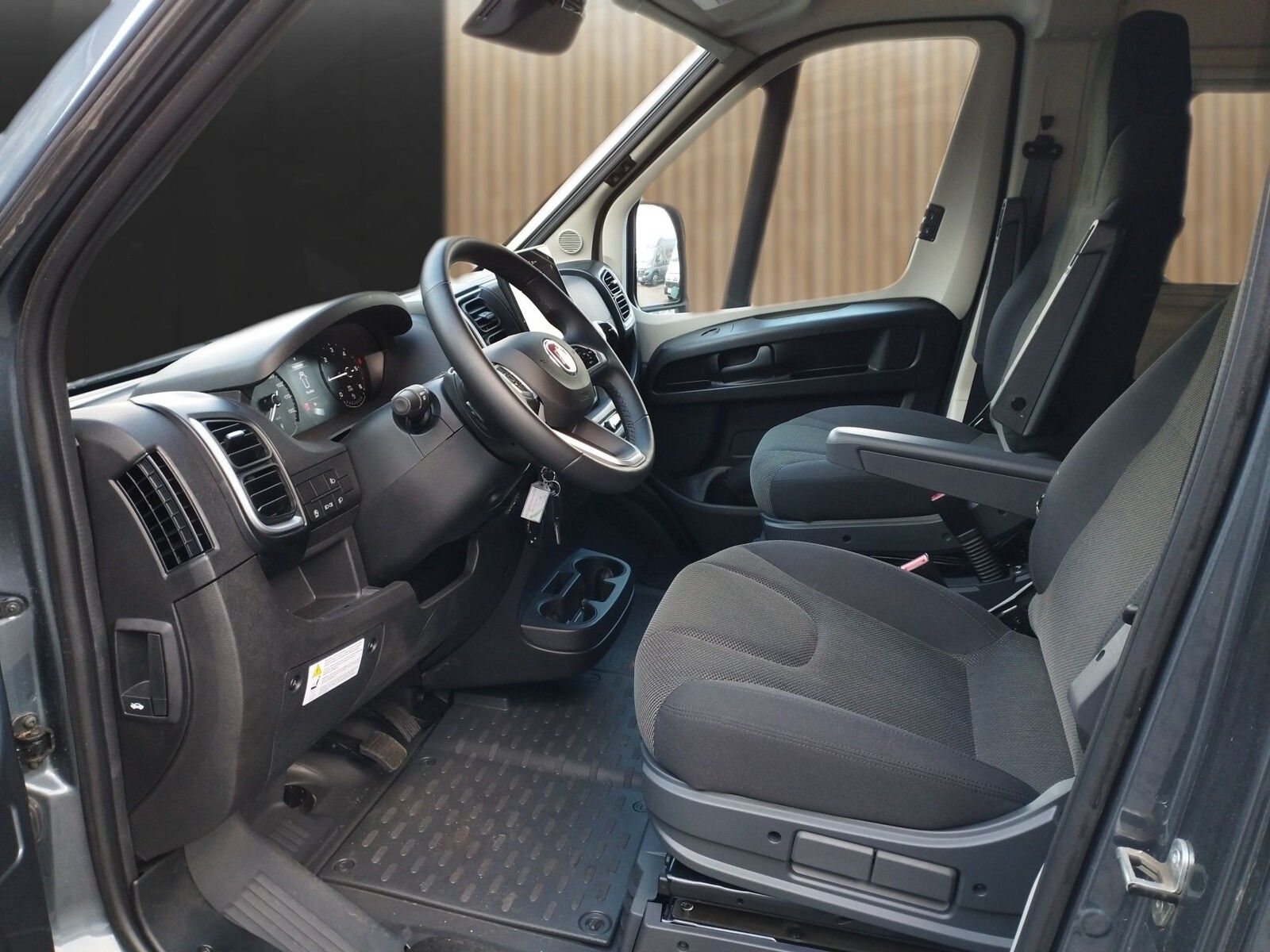 Fahrzeugabbildung Westfalia Columbus 540 D 180 PS Aufstelldach,LED,Winterp.