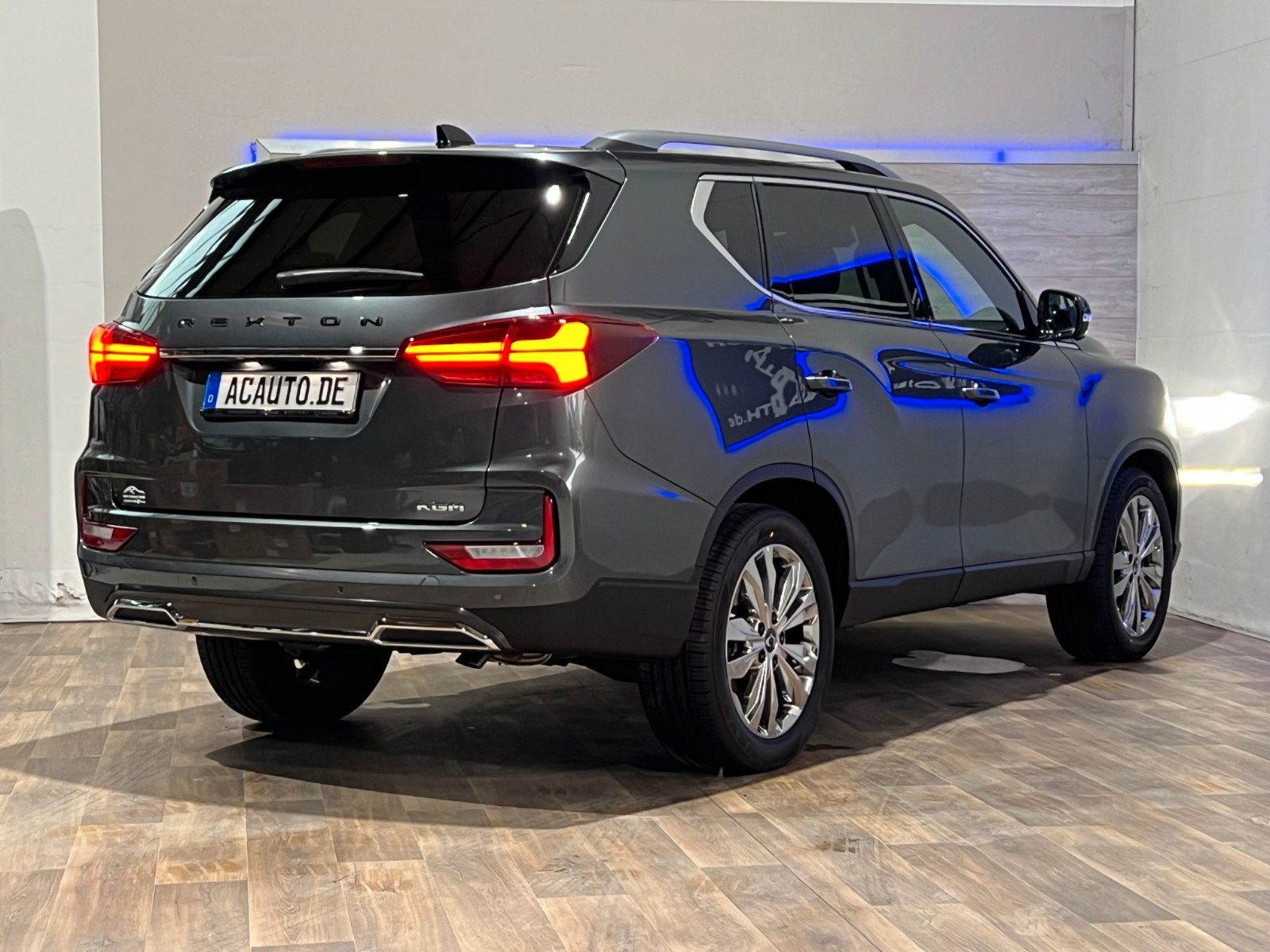 Fahrzeugabbildung Ssangyong KGM REXTON  Titanium Plus 4WD *7 Sitz*360*AHK*