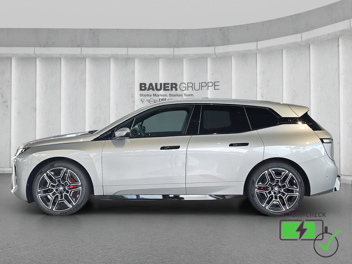 BMW iX xDrive45 M Sport Pro AHK 22'' Innovationspake imagem 3