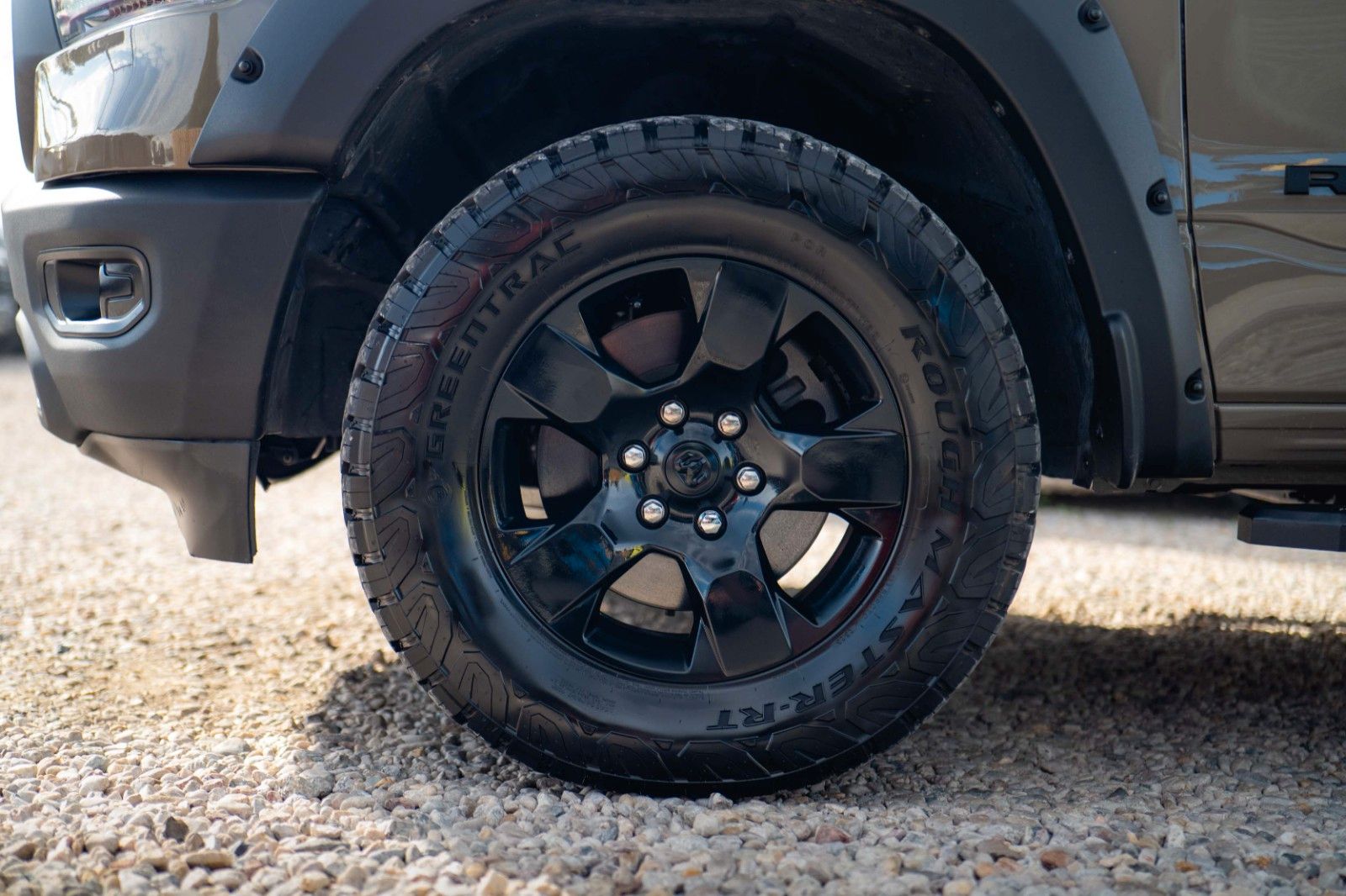 Fahrzeugabbildung Dodge RAM 5.7 V8 HEMI 4x4 NIGHT OFFROAD ARMY STYLE LED