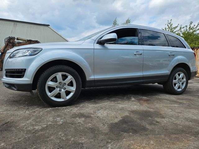 Audi Q7 3.0 TDI  quattro tipt. LEDER AHK 7 Sitze TV