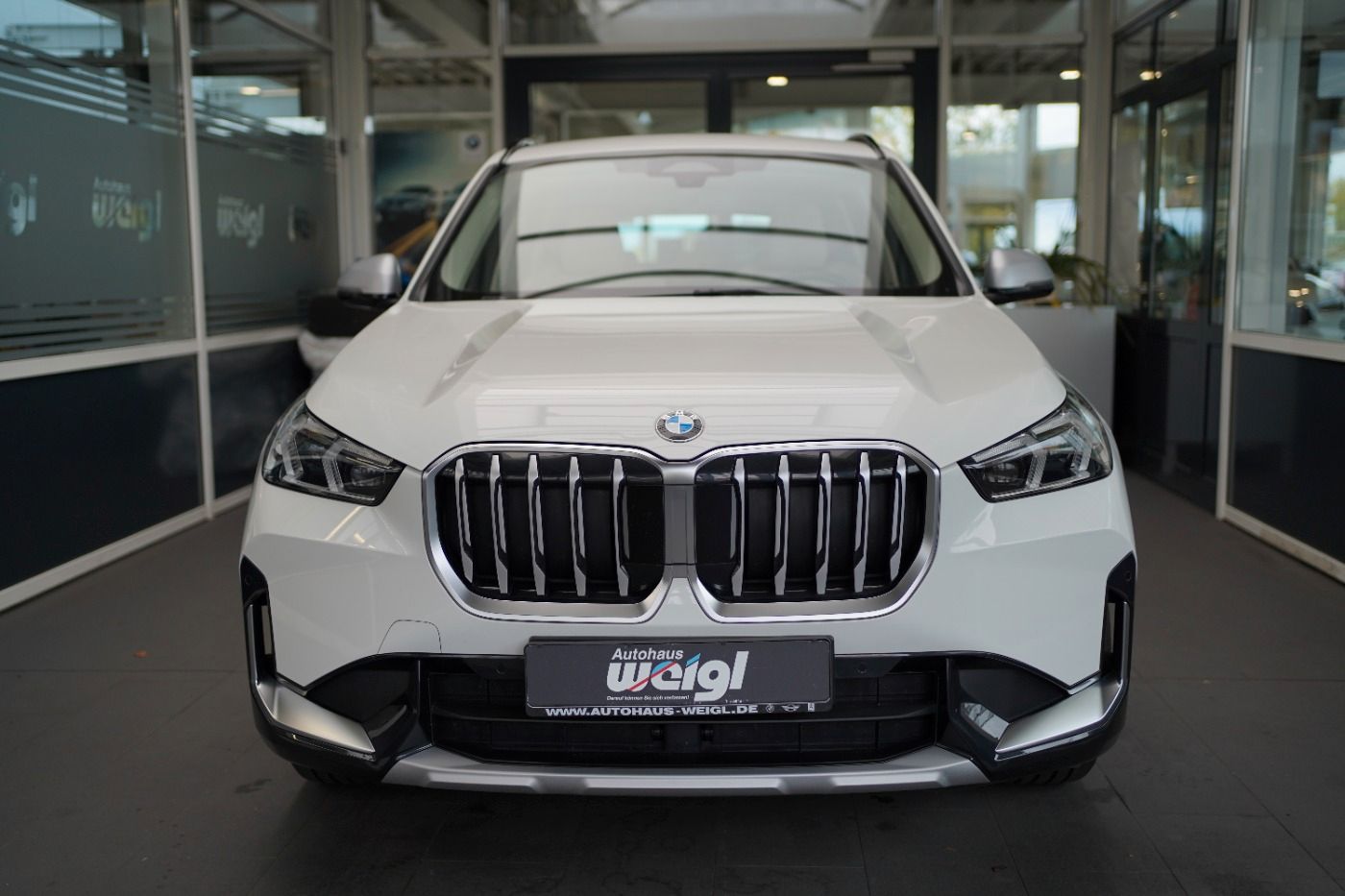 Fahrzeugabbildung BMW X1 18i xLine +LED+Komfortzugang+DAB+Sitzheizung