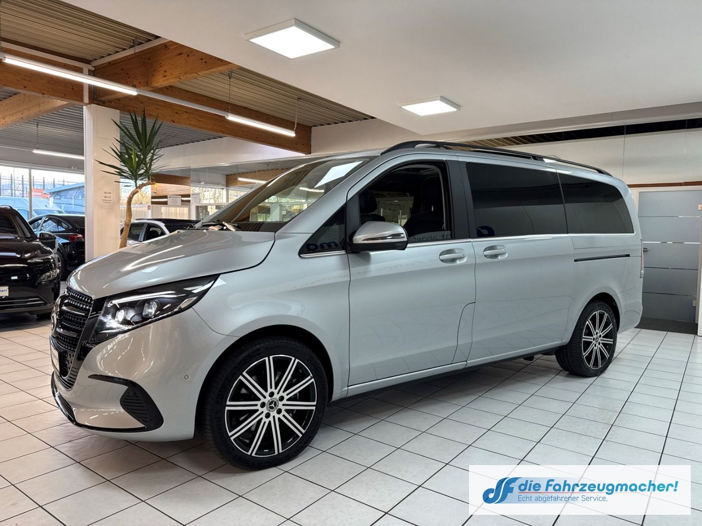 Fahrzeugabbildung Mercedes-Benz V 250 d 4MATIC AVANTGARDE lang LuftF. Pano 360 A
