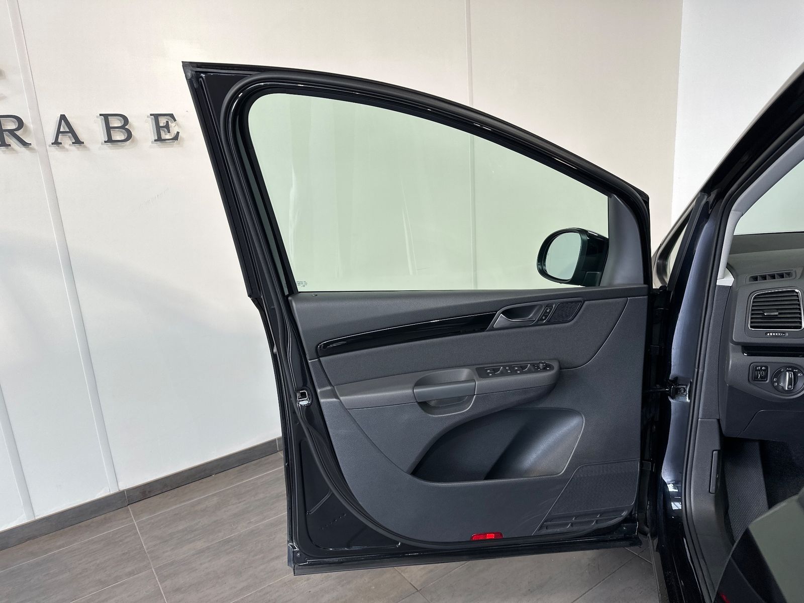Fahrzeugabbildung SEAT Alhambra 2.0 TDI Stylance DSG NAV+KAMERA+SHZ