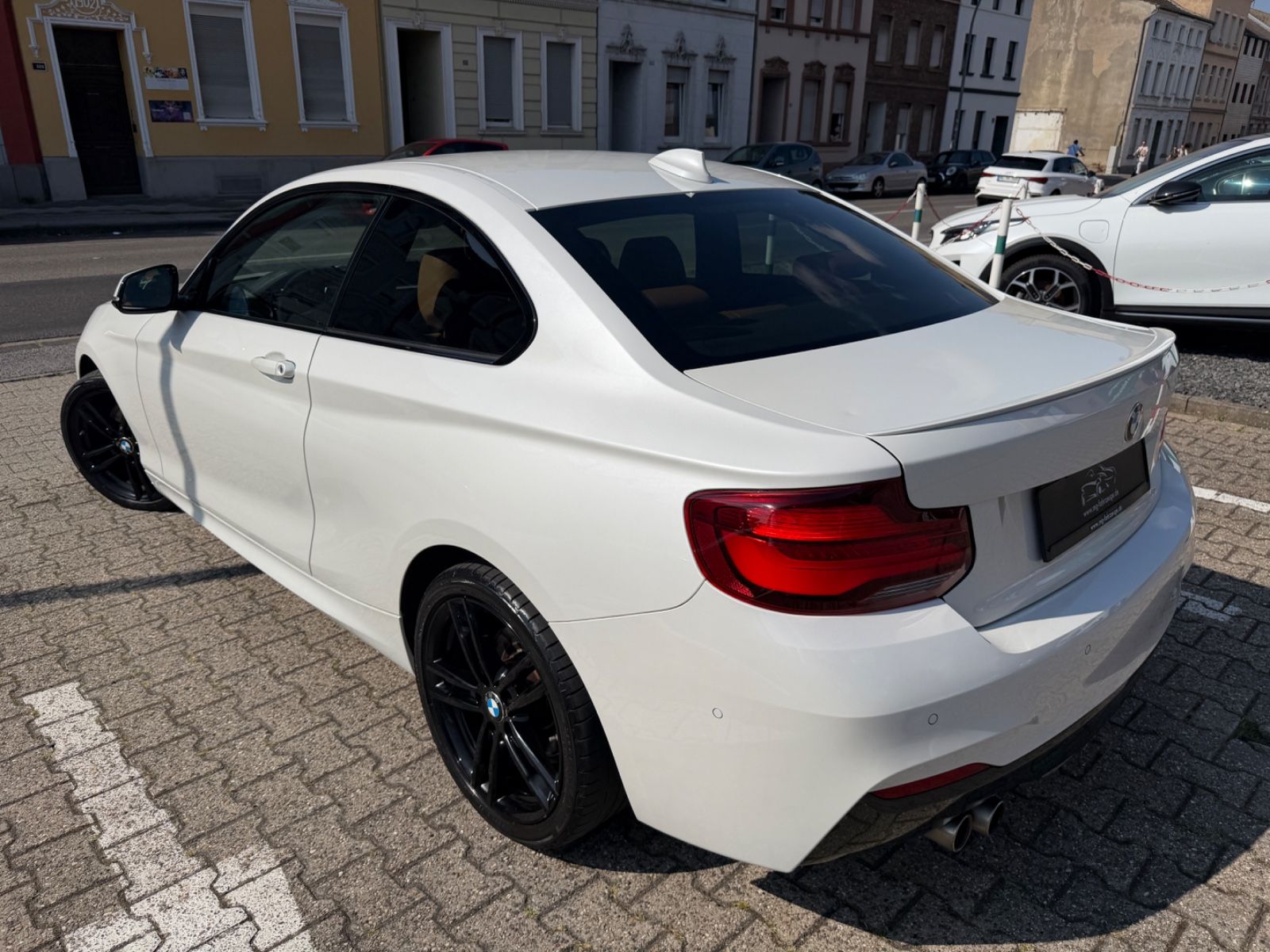 Fahrzeugabbildung BMW 230i Coupe M SPORT AUTOMATIK LED LEDER CAR PLAY