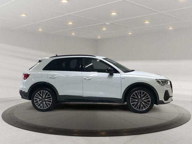 Q3 S line 45 TFSI e S tronic,LED,Navi Plus,S-lin