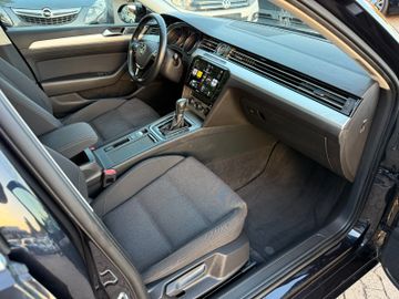 Volkswagen Passat Variant - 11