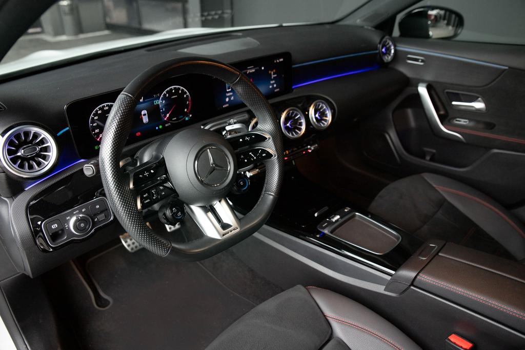 Mercedes-Benz A 35 AMG