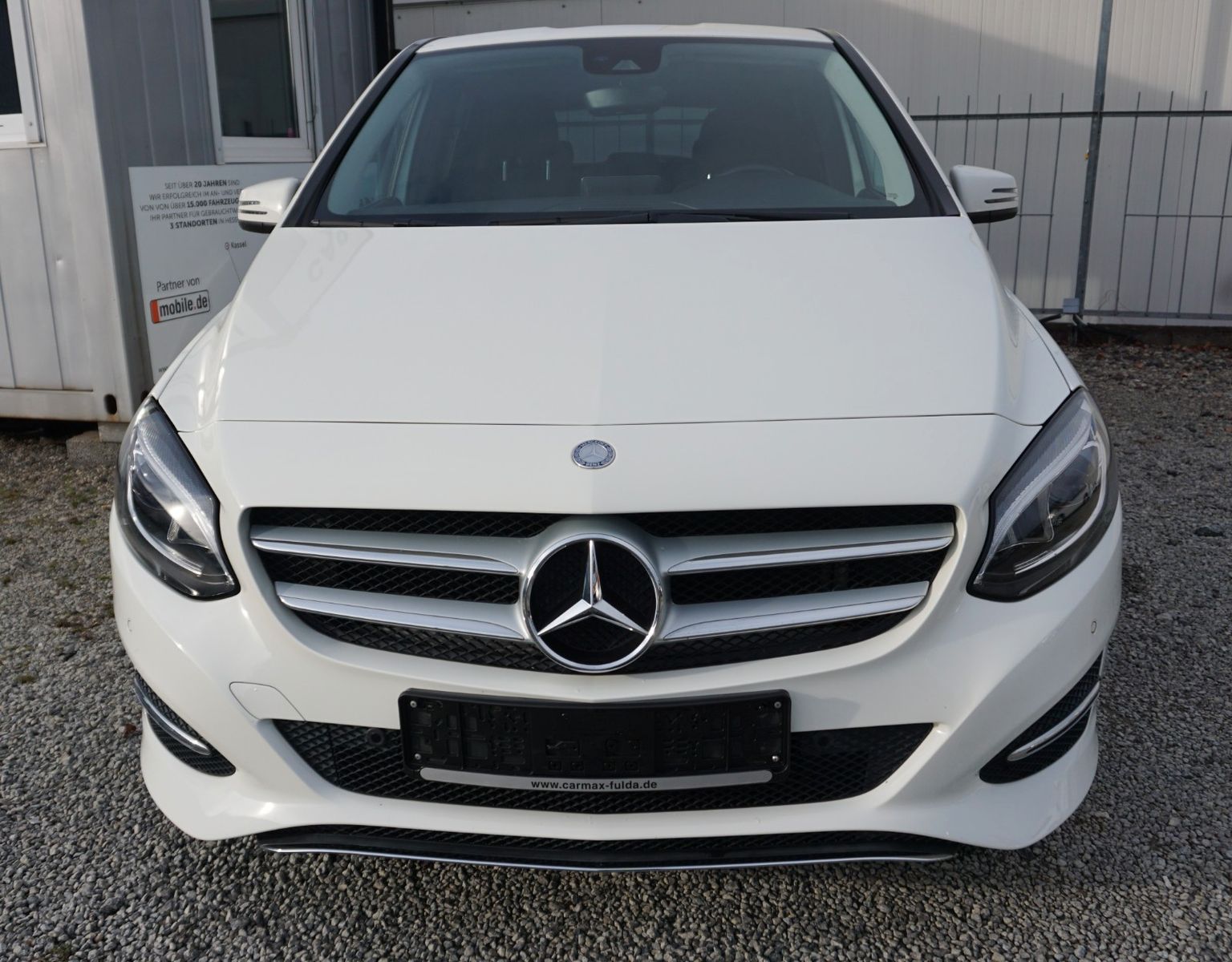 Fahrzeugabbildung Mercedes-Benz B 180 Navi,LED,Park Assist,SH,PDC,SR+WR