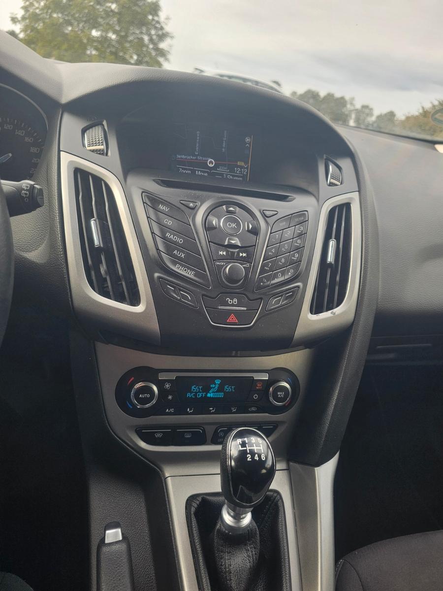 Ford Focus 2014 — photo 13