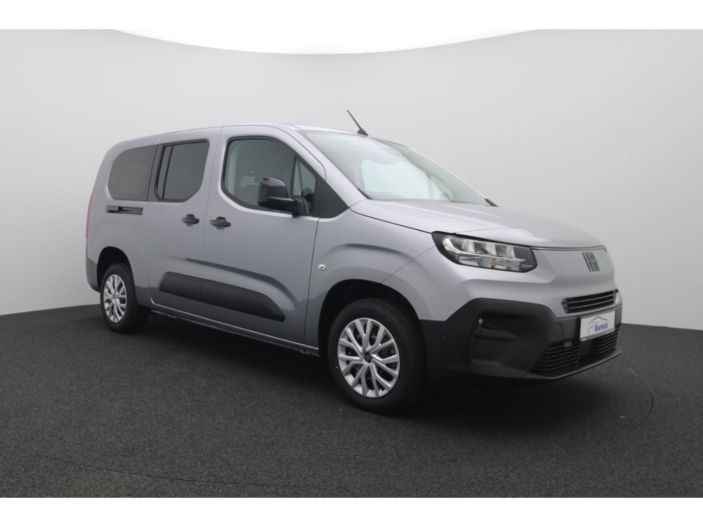 Fahrzeugabbildung Fiat Doblo L2 1.5 96 kW Dobln series 4 Kombi XL Navi
