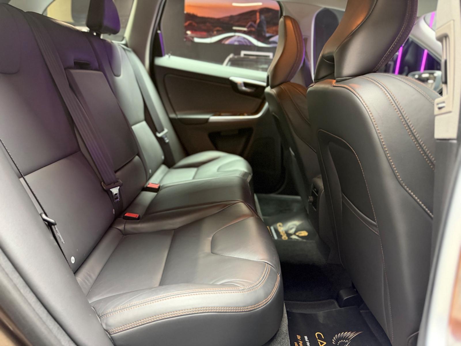 Volvo XC 60 Summum 2WD/Bi-Xenon/Volleder/CAM/BT