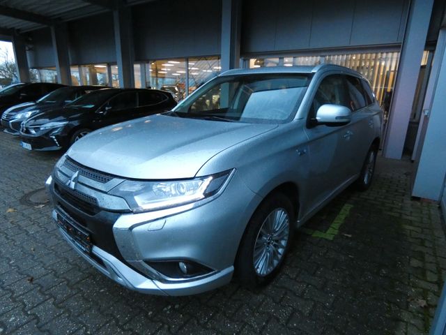 Mitsubishi Outlander Plug-in Hybrid BASIS 2.4 ,,AHK Abn."