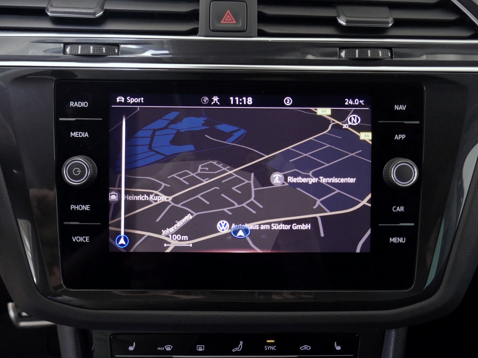 Fahrzeugabbildung Volkswagen Tiguan MOVE 1.5 TSI DSG | LED AHK RFK ACC