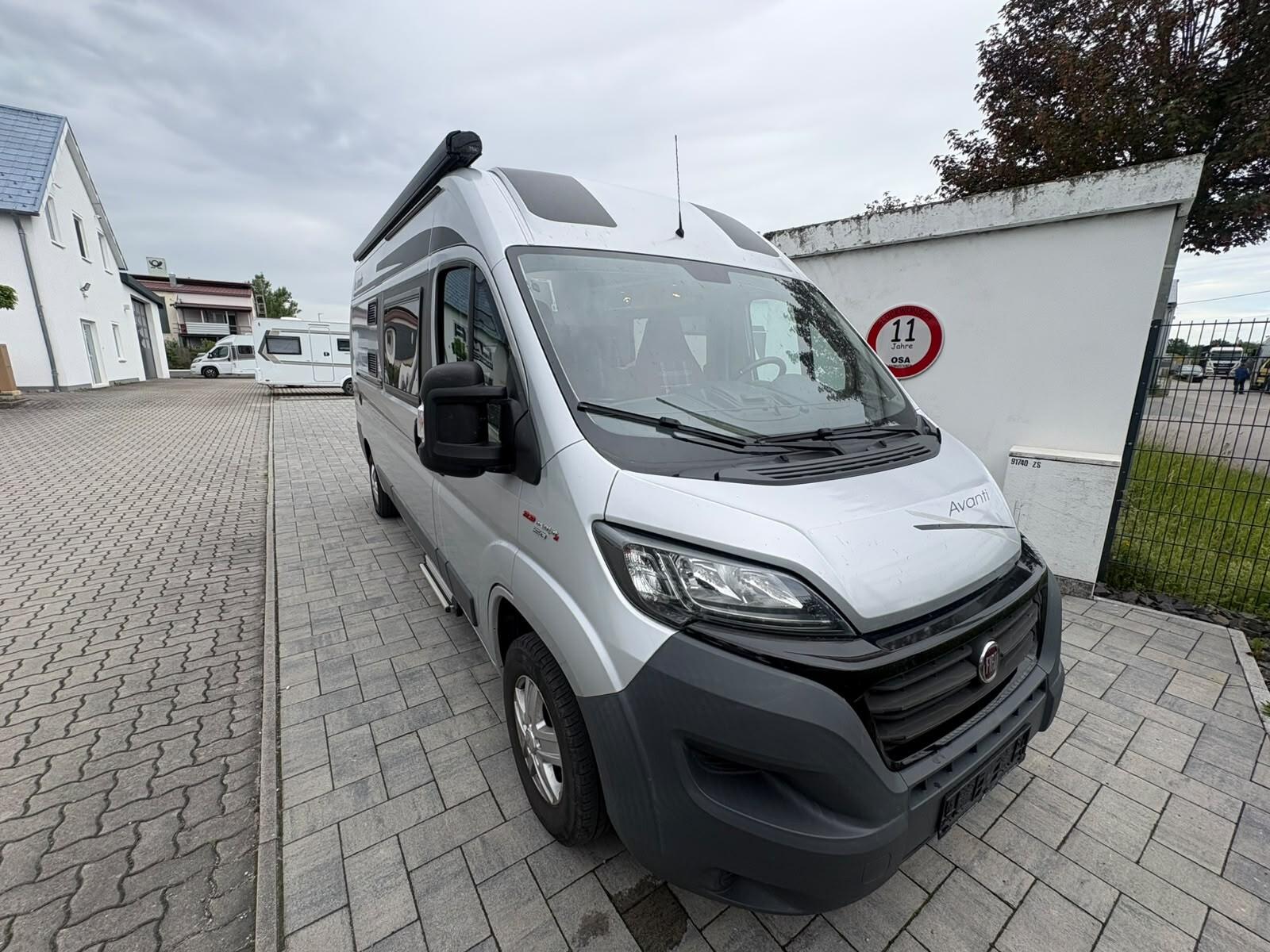 La Strada Avanti L 150 PS**FESTBETT**Solar/AHK/Markise