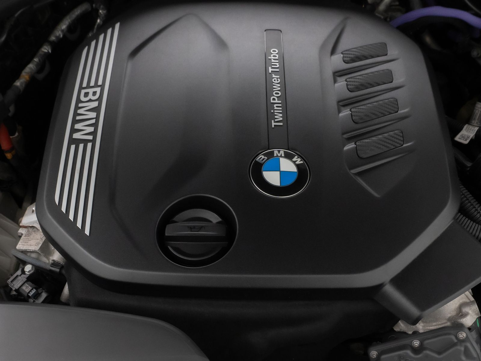 Fahrzeugabbildung BMW 320d  Luxury Line Kamera DAB HiFi Stop&Go Sport