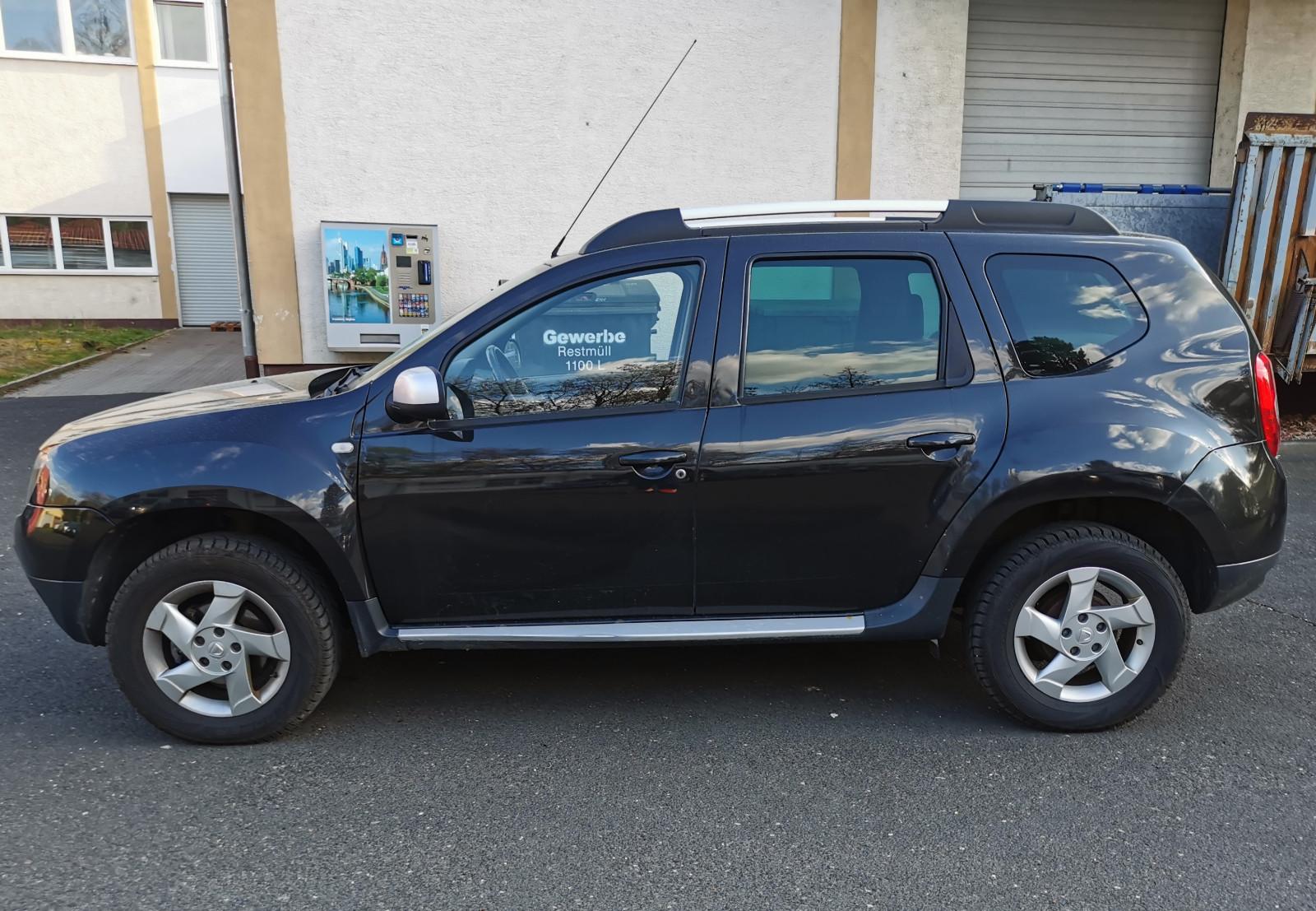 Dacia Duster 2011 — rear view