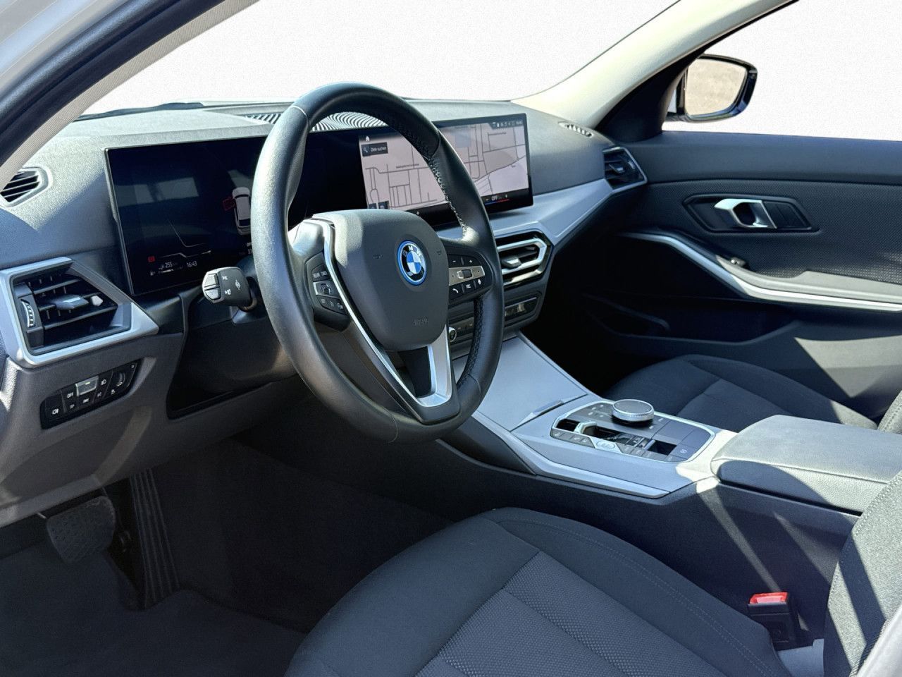 BMW 320e Touring Aut. LC+ LED Tempo SHZ Carplay DAB+ foto 18