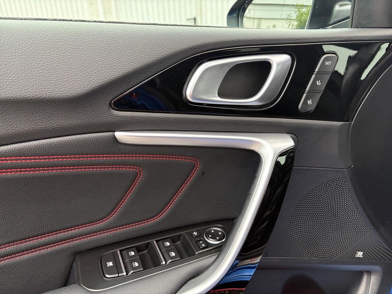 Kia Procee'd 1.6 T-GDI GT Navi LED ACC RFK 18´´ AHK