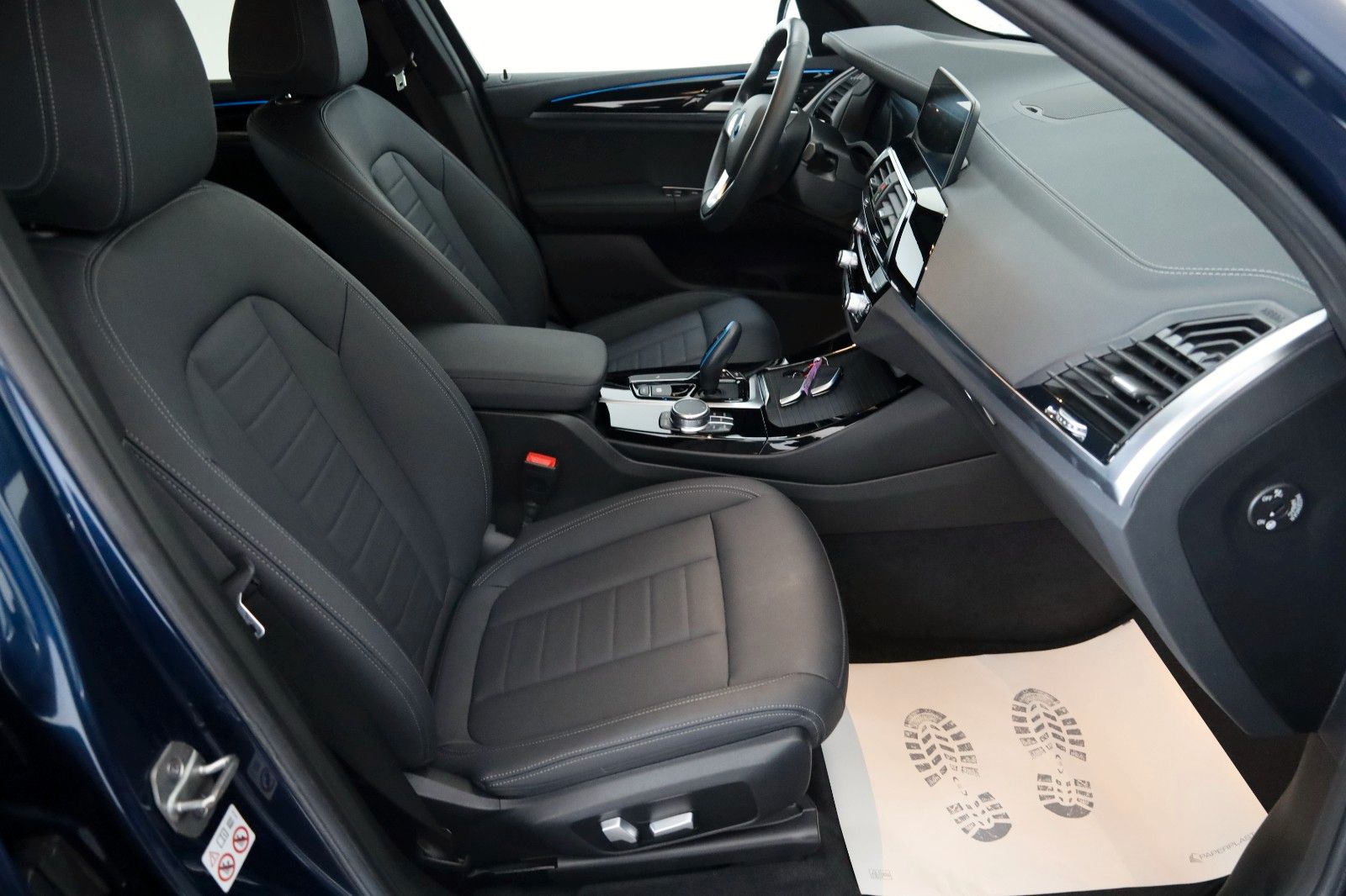 Fahrzeugabbildung BMW iX3 Inspiring,Leder,Navi,SH,Kamera,Panorama,ACC