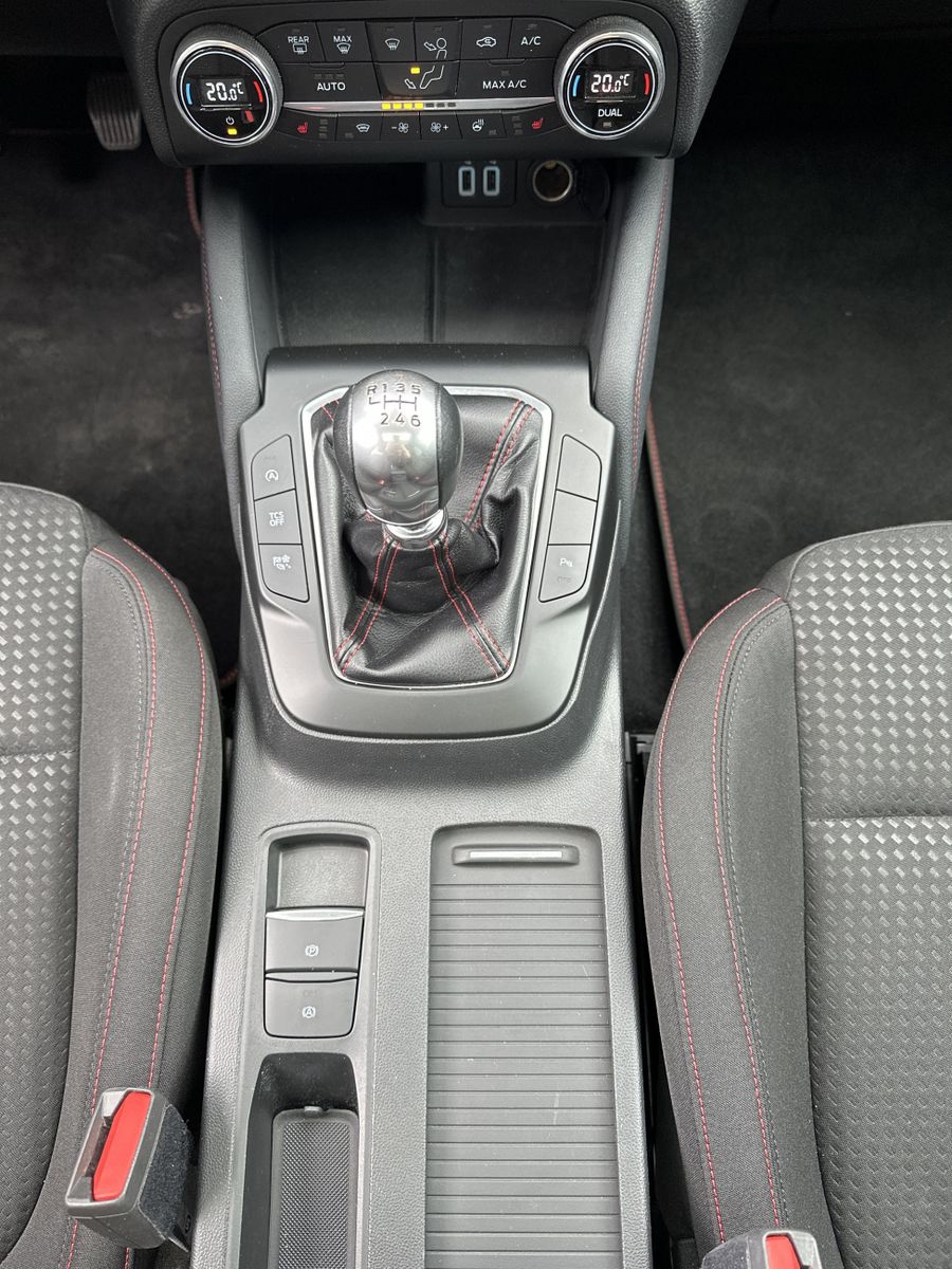 Fahrzeugabbildung Ford Focus Turnier 2.0 EB ST-Line X NAV+LED+PANO+KAM