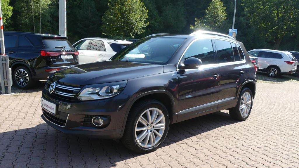 VOLKSWAGEN Tiguan