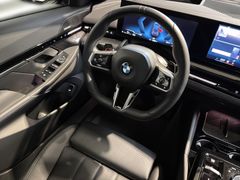 Fahrzeugabbildung BMW 520i Touring M Sport -- DrivingProf/Autobahn/AHK