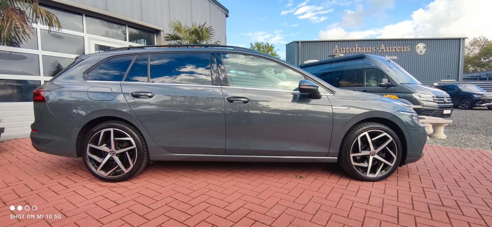 Volkswagen Golf VIII Variant Style 2,0 DSG LED/HEAD UP