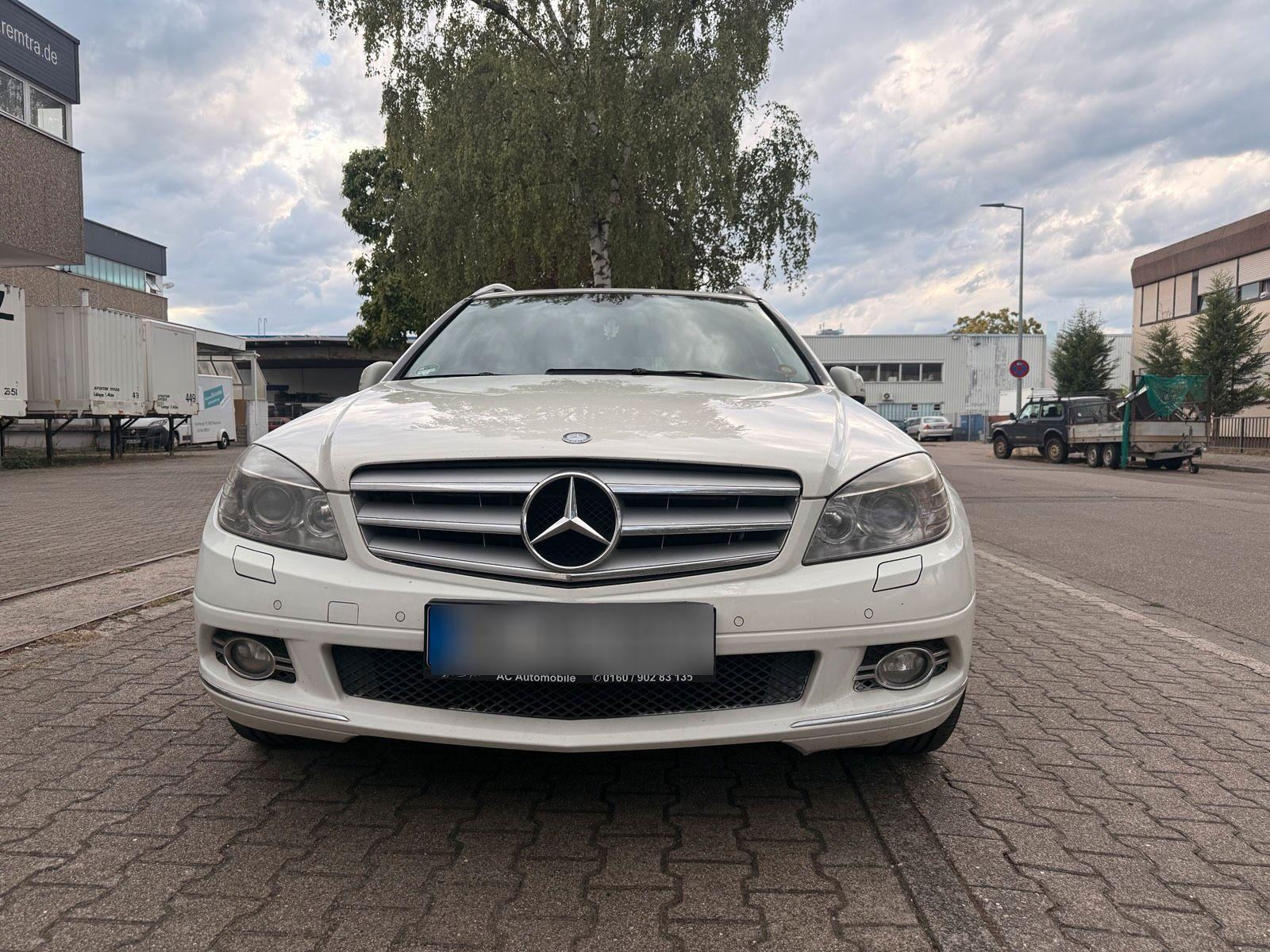 Mercedes-Benz C220 2009 — rear view