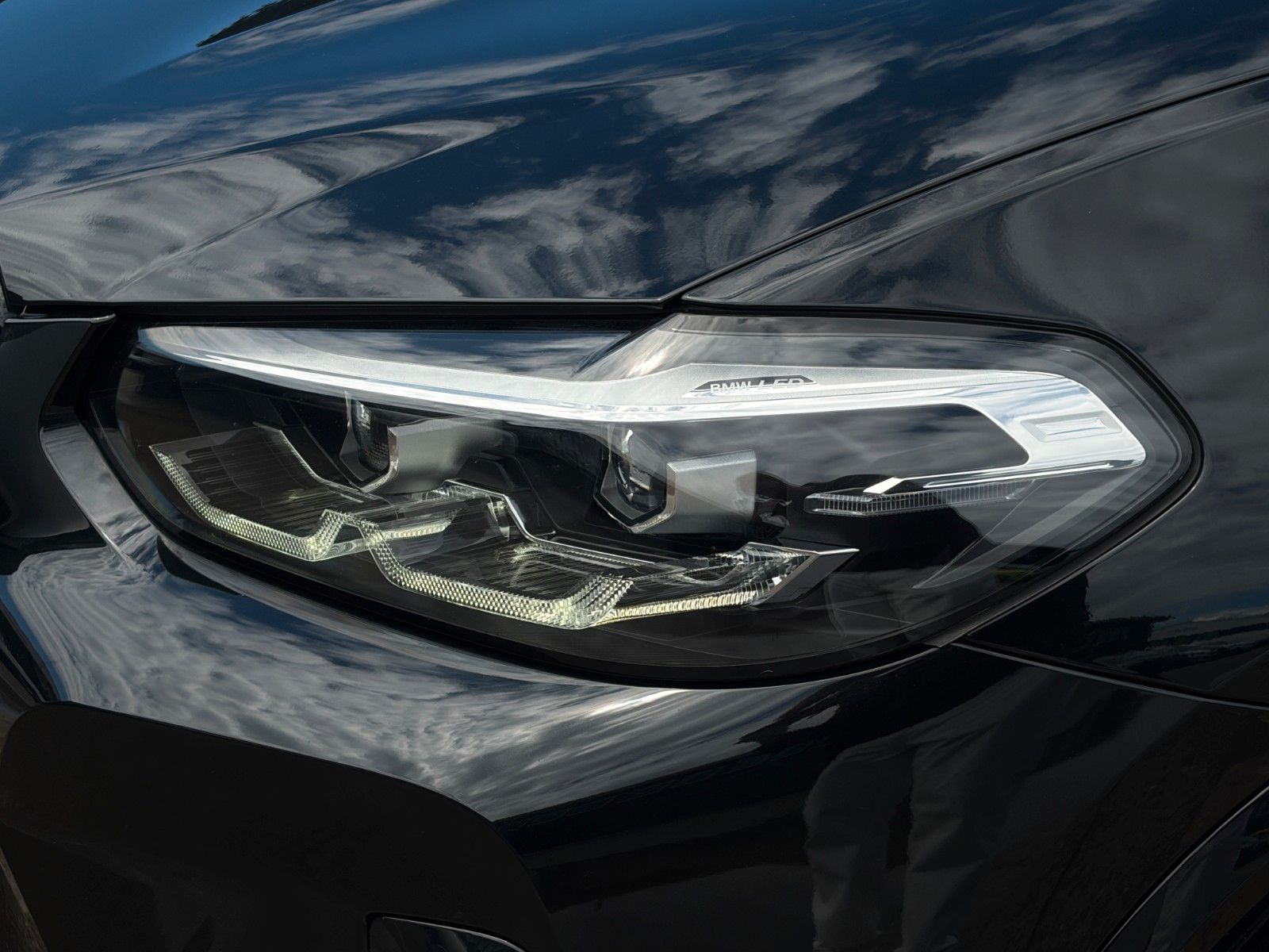 Fahrzeugabbildung BMW X3 xDrive30d M Sport LcProf. Pano Kamera Temp.