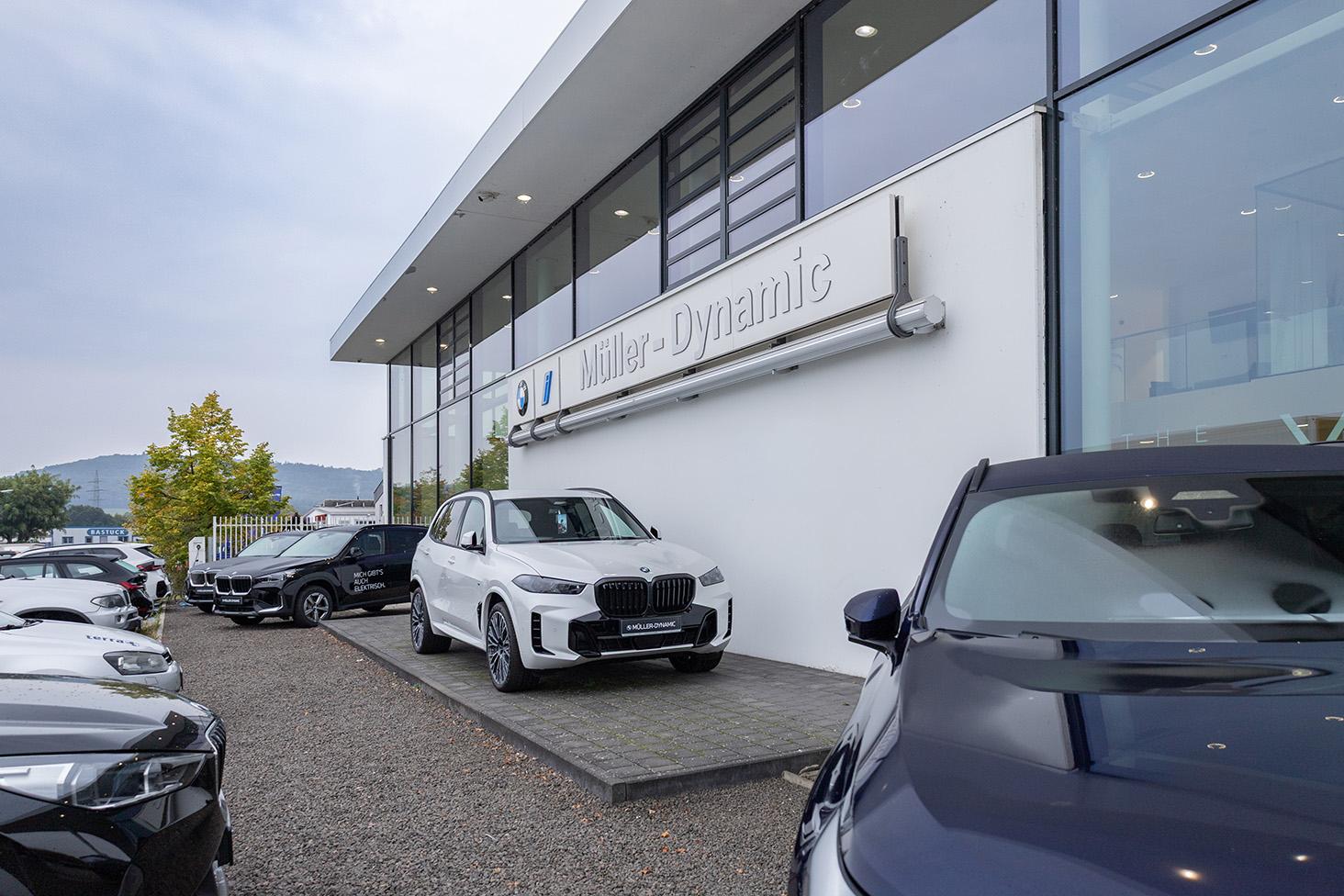 showroom-image-bottom