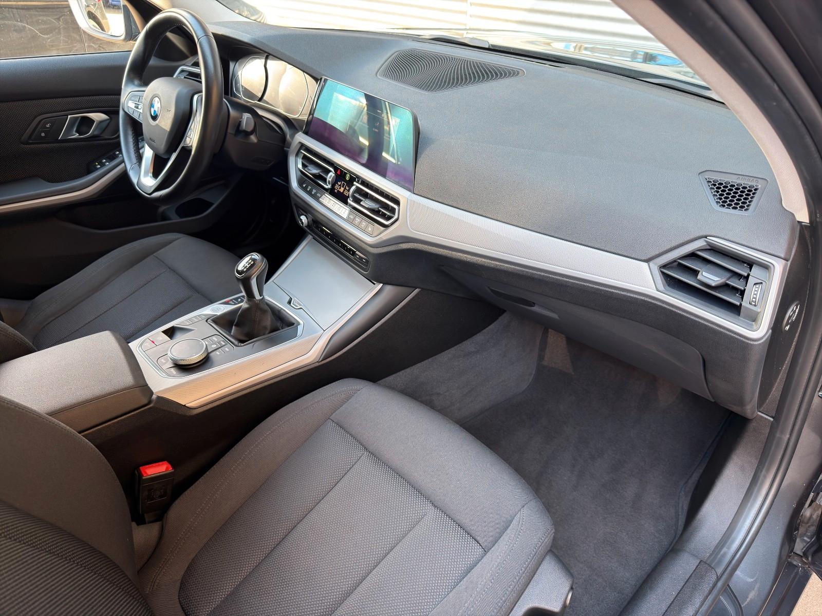 BMW 3 Series d Advantage DAB+ NAVI TEMP CARPLAY SHZ PDC, миниатюра 20
