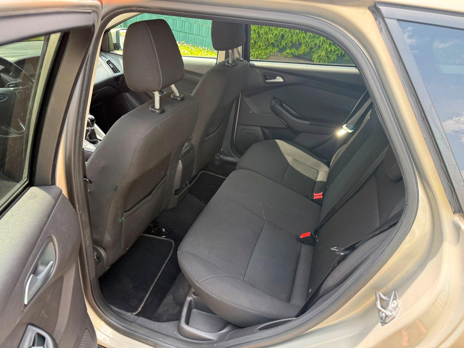 Ford Focus 2015 — photo 8
