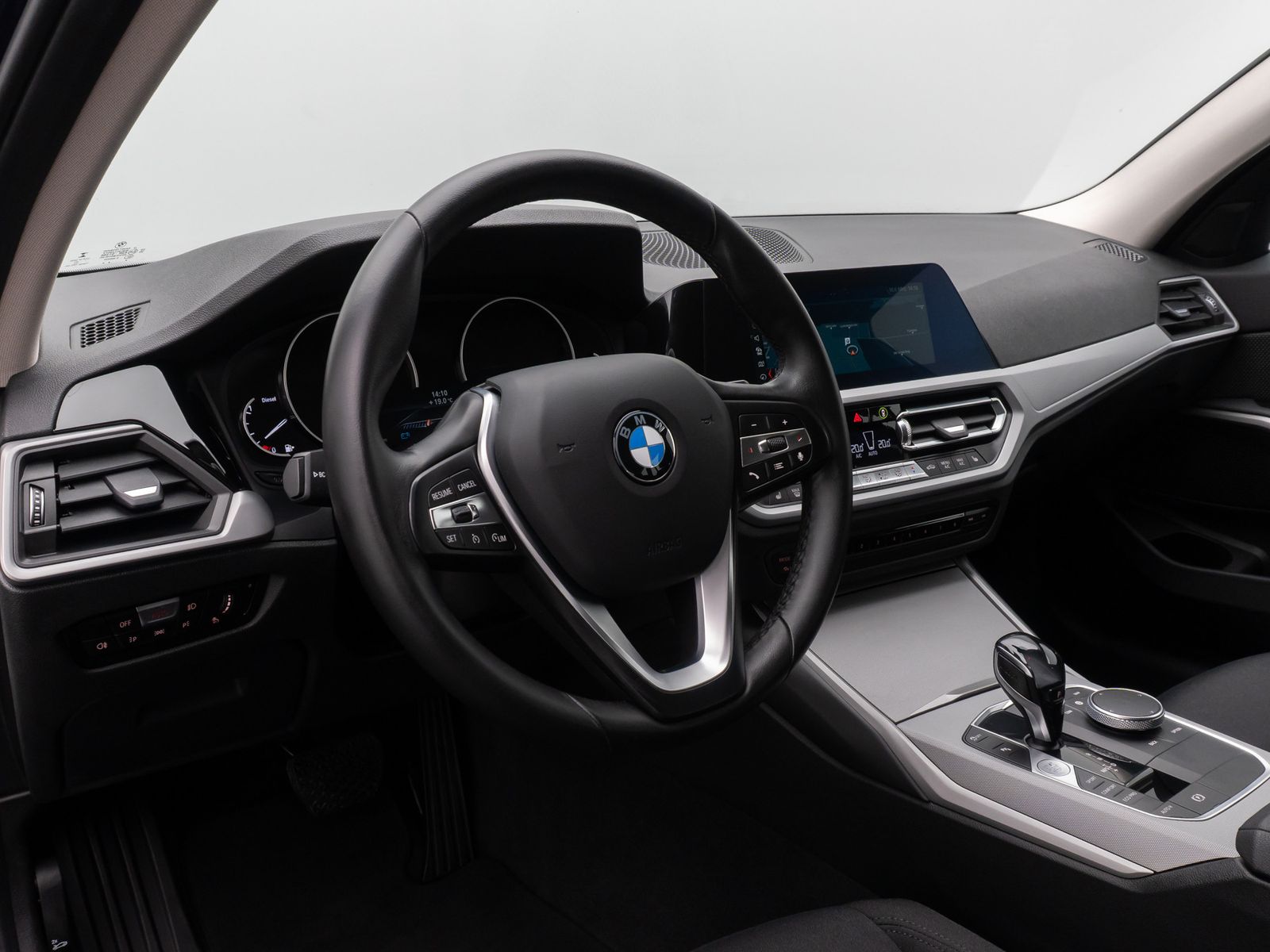 Fahrzeugabbildung BMW 320d GeschwindigReg HiFi Kamera LED CockpitPlus