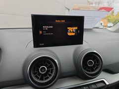 Fahrzeugabbildung Audi Q2 35 TFSI advanced LED Kamera Parkass.