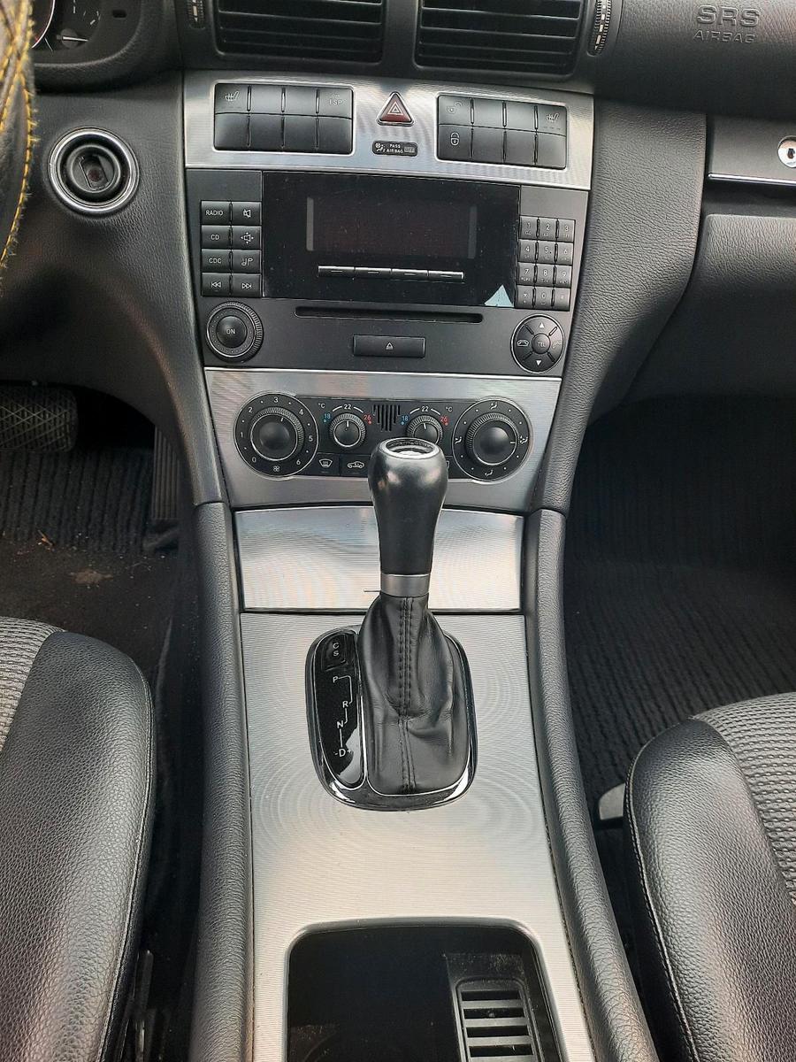 Mercedes-Benz C200 2004 — engine 163 HP (120kW)