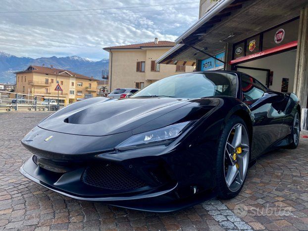 FERRARI F8