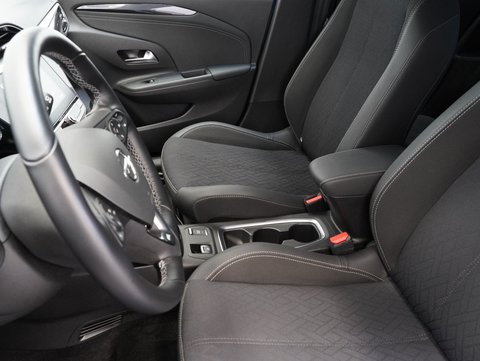 Fahrzeugabbildung Opel Corsa F e Elegance LED/CARPLAY/DAB/11KW