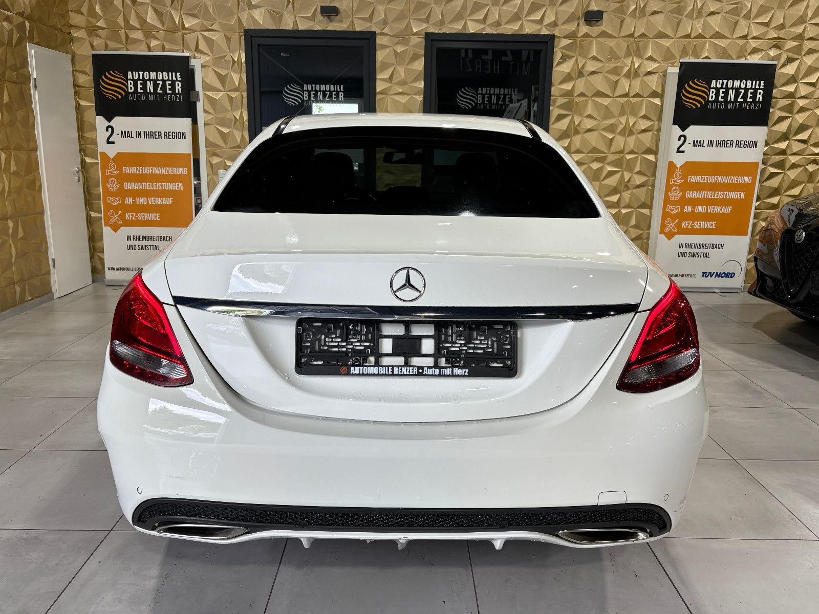 Fahrzeugabbildung Mercedes-Benz C 200 Lim. C 200 CGI/AMG-LINE/PDC/SOUND/SHZ/KLIM