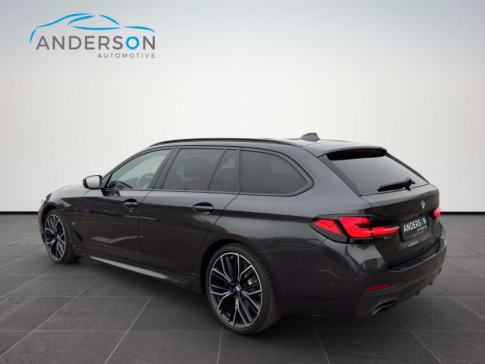 Fahrzeugabbildung BMW 530D TOURING XDRIVE M SPORT HUD H&K PANO LASER