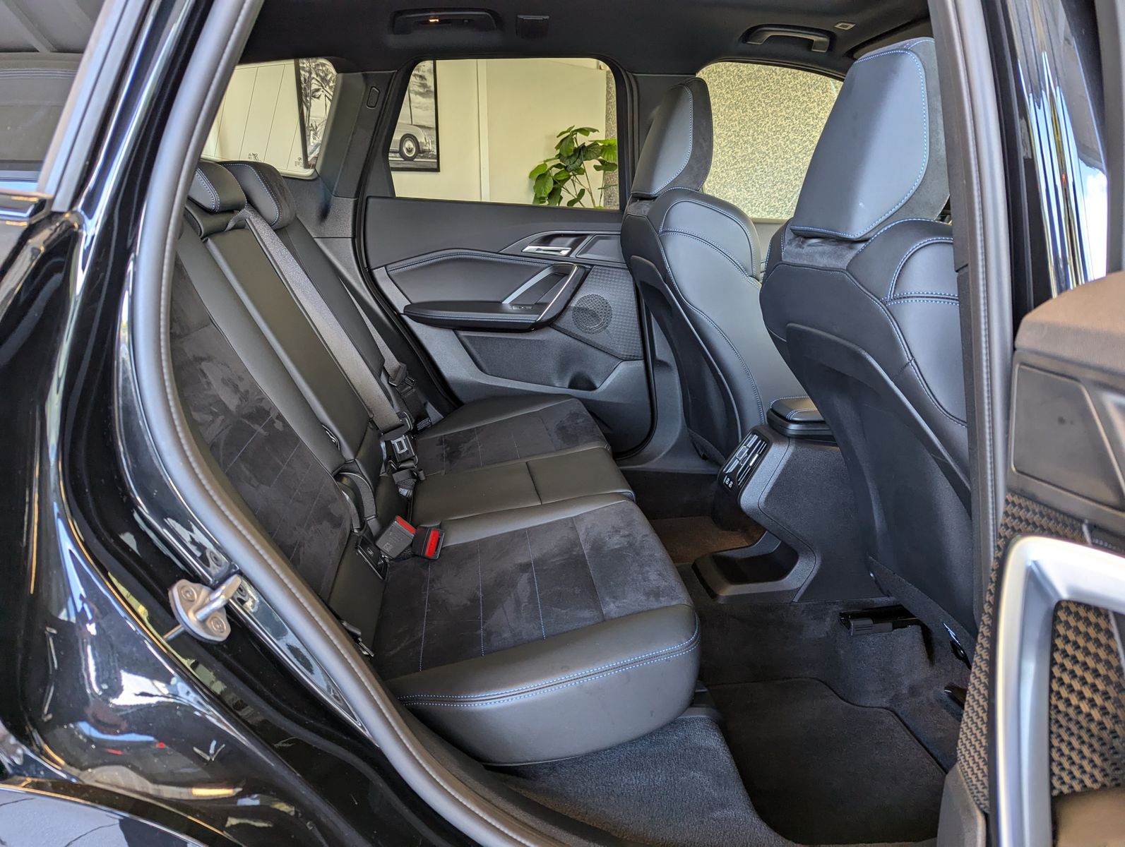 BMW X1 18 d M-Sport Pano Premium-Travel-Paket AHK - Image 16