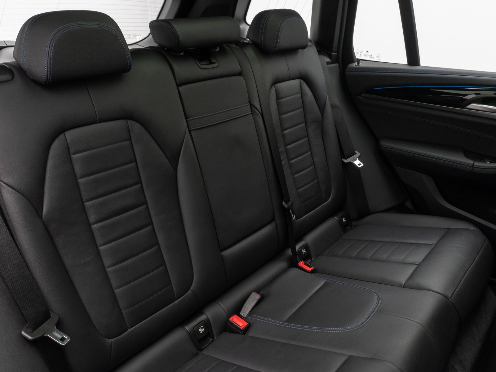 Fahrzeugabbildung BMW iX3 Impressive M Sport Panorama 360°HUD DAB H/K