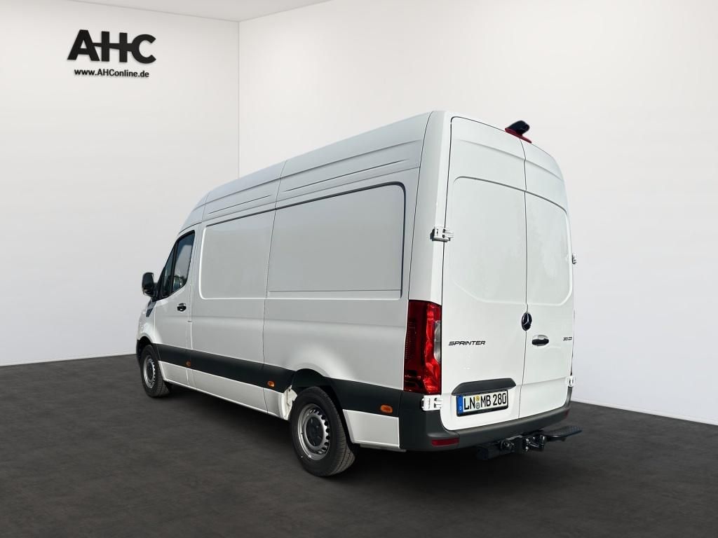 Fahrzeugabbildung Mercedes-Benz Sprinter 315 CDI Kasten BASE L2H2 AHK KAM SpurA