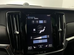 VOLVO V90 Cross Country D5 ALLRAD / 1.HD /235PS /B&W VOLVO V90 Cross Country D5 ALLRAD / 1.HD /235PS /B&W