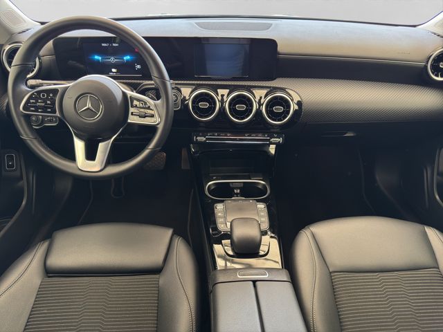 Fahrzeugabbildung Mercedes-Benz CLA 250 Shooting Brake e 8G-DCT+Navi+Spur+MBUX