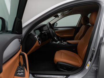 Fahrzeugabbildung BMW 530d Tour HUD ACC Kamera DAB  Komfortzugang