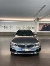 BMW 530d Touring A - M Paket ab Werk 