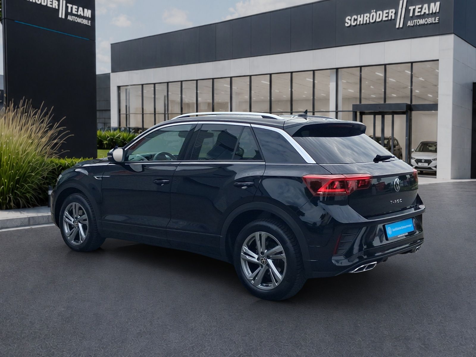 Volkswagen T-Roc 1.5 l TSI DSG R-Line AHG 1.Hd foto 3