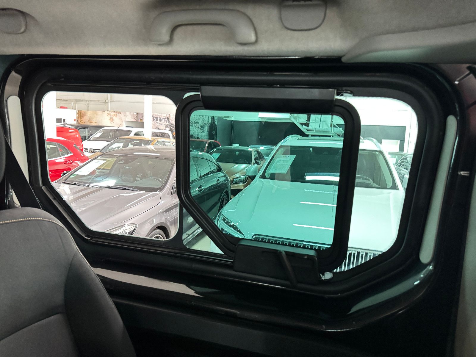 Fahrzeugabbildung Renault Trafic 1.6 DCI EXPRESSION 9-SITZER CAMPER STHDHZ